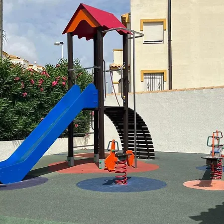 Maison Familiale 3 Chambres, 8 Couchages, Piscine Et Aires De Loisirs Communautaires, Сasa de vacaciones Gran Alacant