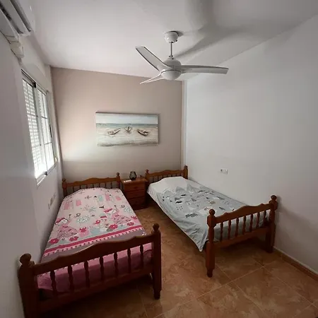 Maison Familiale 3 Chambres, 8 Couchages, Piscine Et Aires De Loisirs Communautaires, * Gran Alacant