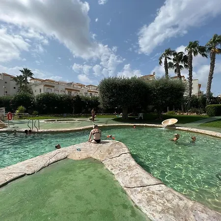 Maison Familiale 3 Chambres, 8 Couchages, Piscine Et Aires De Loisirs Communautaires, Holiday home *