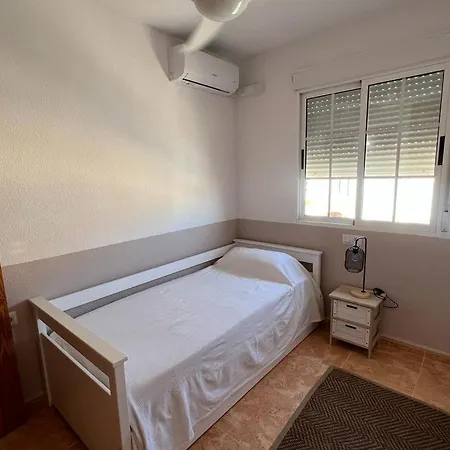 Maison Familiale 3 Chambres, 8 Couchages, Piscine Et Aires De Loisirs Communautaires,