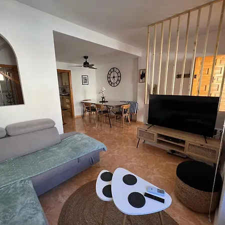 Maison Familiale 3 Chambres, 8 Couchages, Piscine Et Aires De Loisirs Communautaires, * Gran Alacant