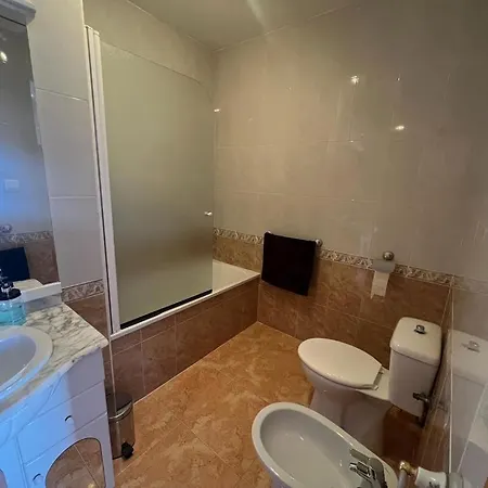 Maison Familiale 3 Chambres, 8 Couchages, Piscine Et Aires De Loisirs Communautaires, Holiday home *