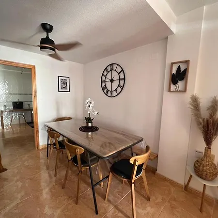 Maison Familiale 3 Chambres, 8 Couchages, Piscine Et Aires De Loisirs Communautaires, *